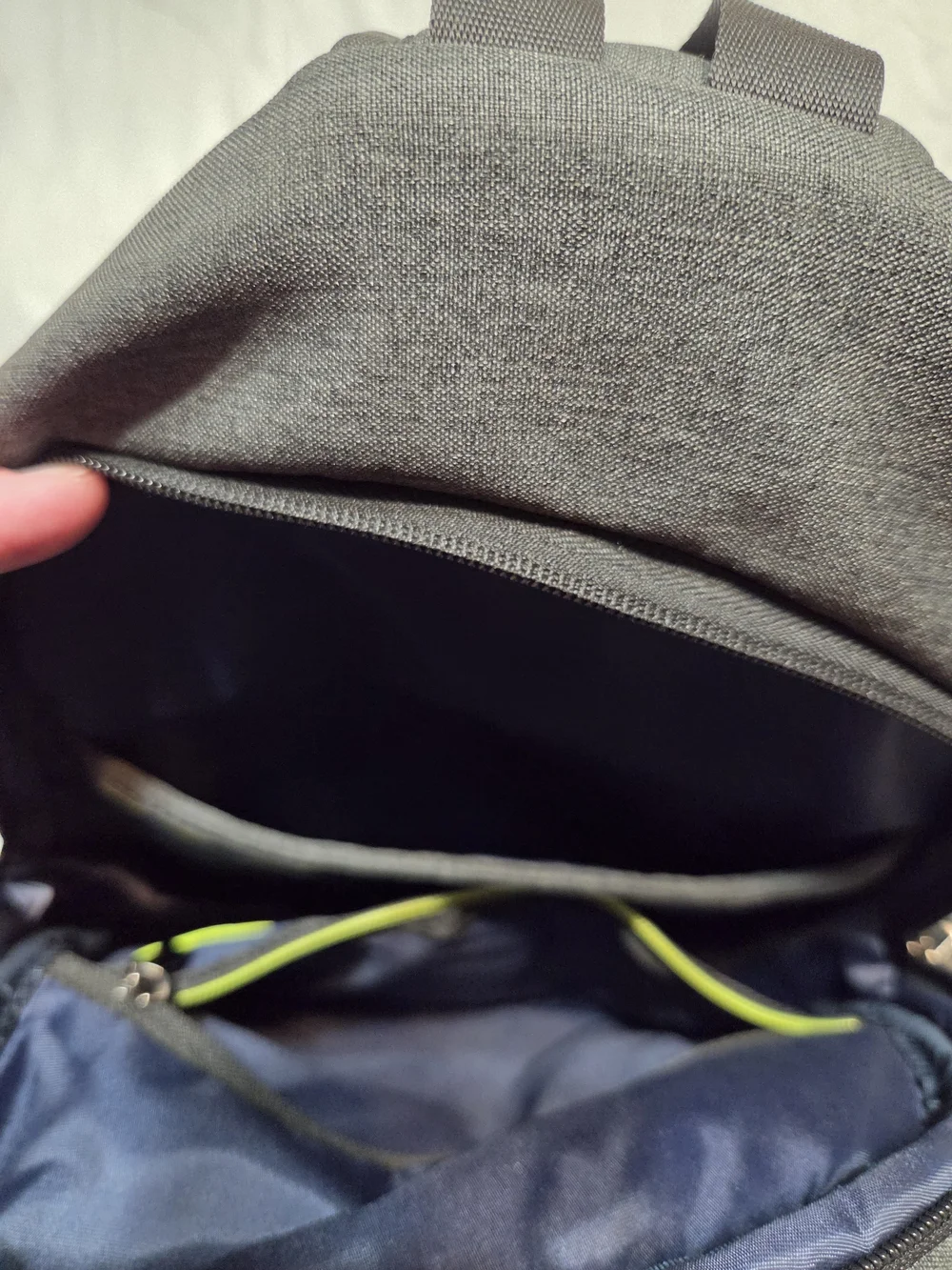 Travelon Anti-Theft Urban Sling Bag Backpack - Charcoal / Gray Heather